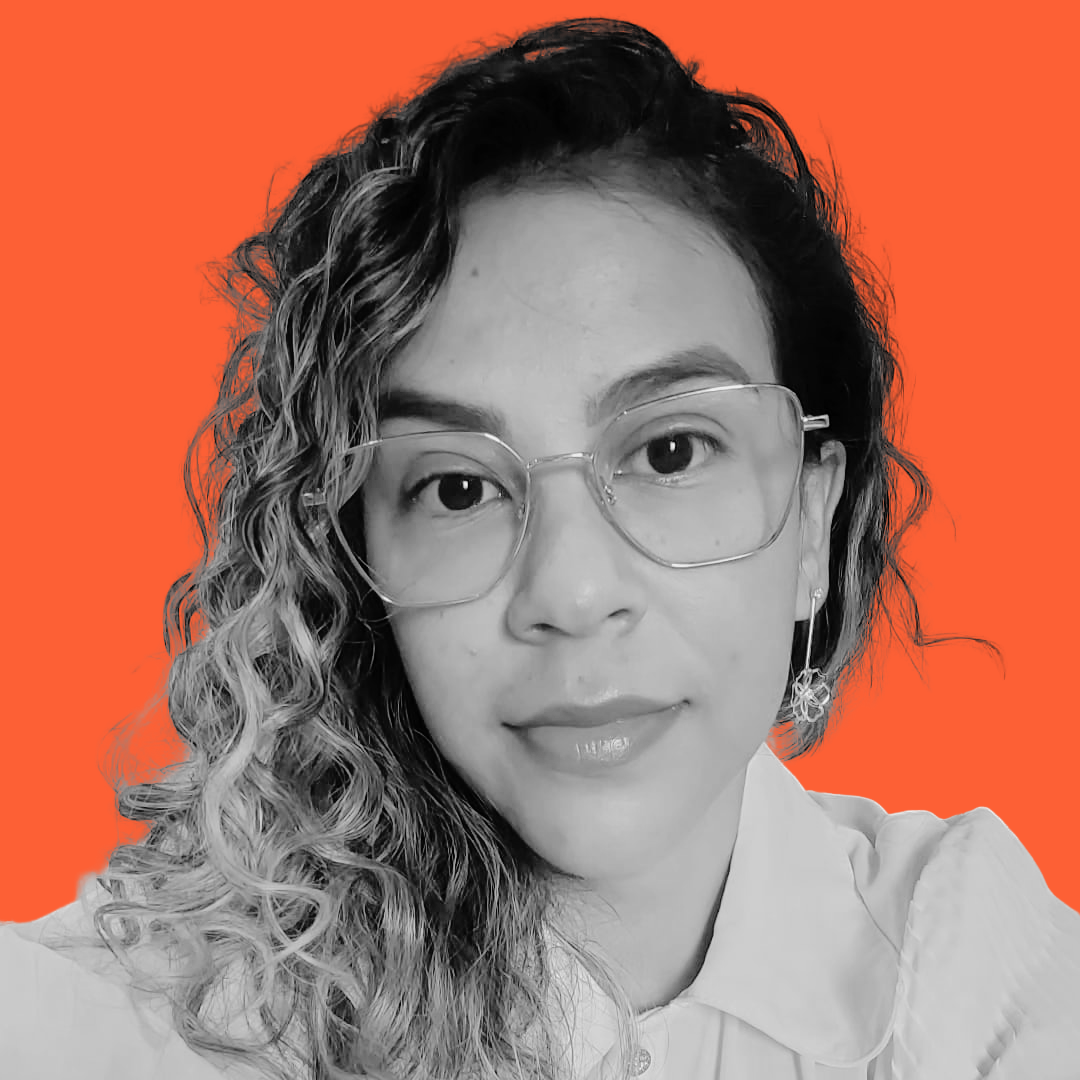 Prof. Dr. Suellen Gomes Salustiano