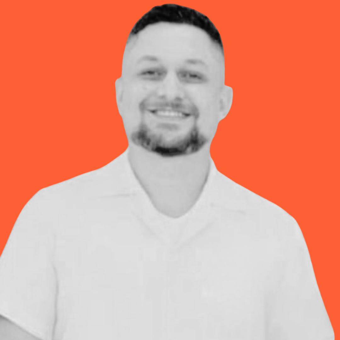 Prof. Esp. Vinicius Luiz Valado